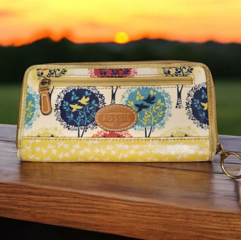 Fossil Key-Per Coated Canvas Zip Wallet Birds Trees